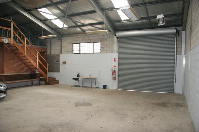 Click to view all images 1/20 Woodfield Boulevard Caringbah NSW 2229 - Image 2