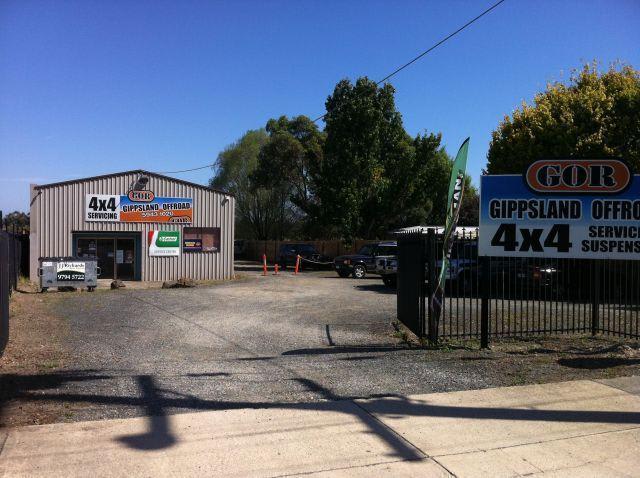 Click to view all images . Total/418 Princes Highway showroom Officer VIC 3809 - Image 1