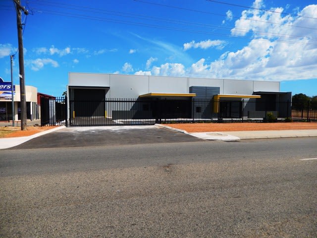 Click to view all images 75-77 Farrall Road Midvale WA 6056 - Image 1