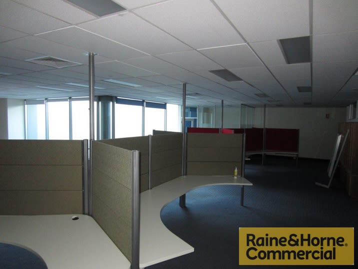 Click to view all images 2/175 Melbourne Street South Brisbane QLD 4101 - Image 3