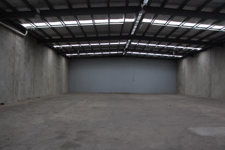 Click to view all images 9 Montefiore Street Fairfield VIC 3078 - Image 2
