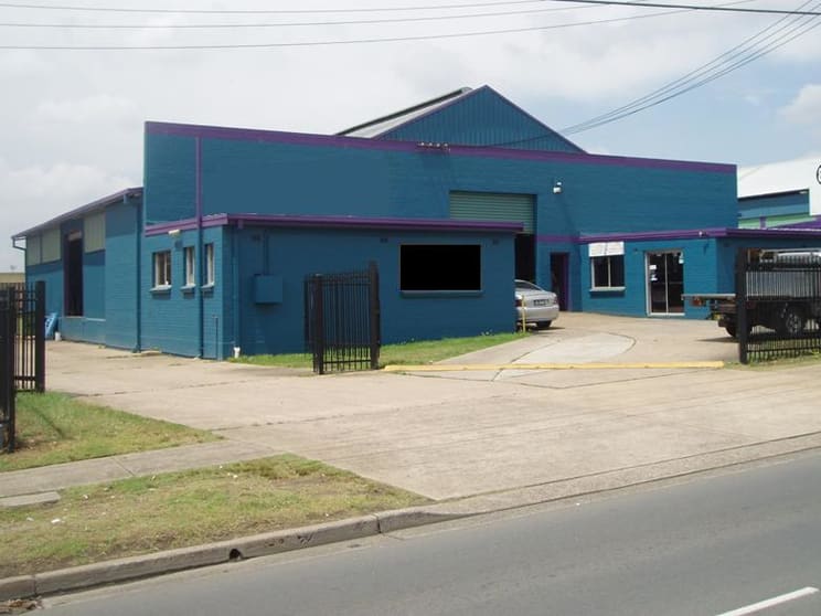 Click to view all images 82 Glossop Street St Marys NSW 2760 - Image 1
