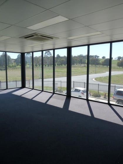 Click to view all images 4/18 Gateway Cres Orange NSW 2800 - Image 2