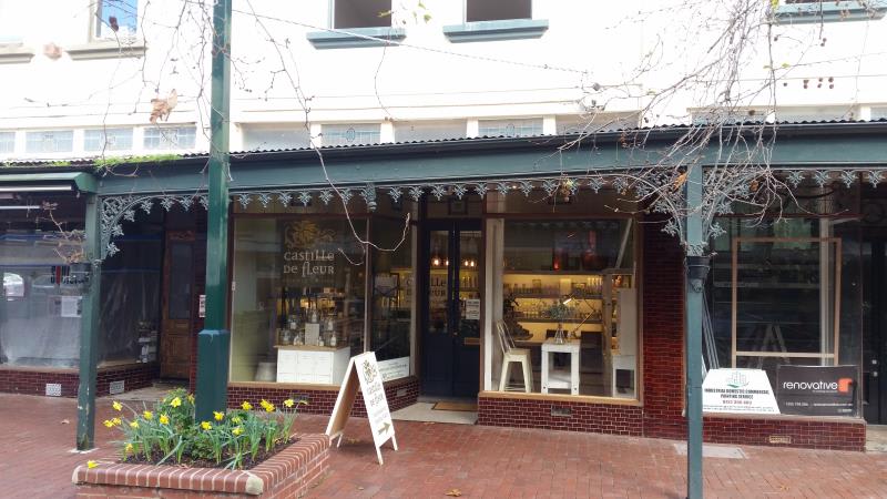 Click to view all images 3 Theatre Place Canterbury VIC 3126 - Image 3