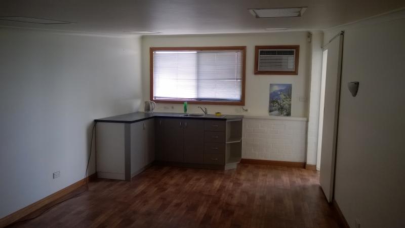 Click to view all images 23/417 Warrigal Road Cheltenham VIC 3192 - Image 3