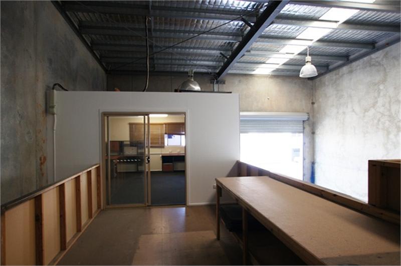 Click to view all images Kallangur QLD 4503 - Image 3