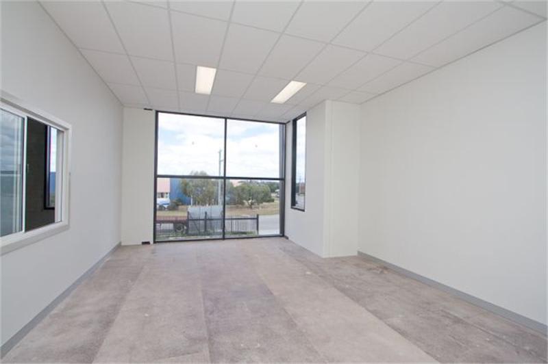 Click to view all images 5/7-8 Len Thomas Place Narre Warren VIC 3805 - Image 3