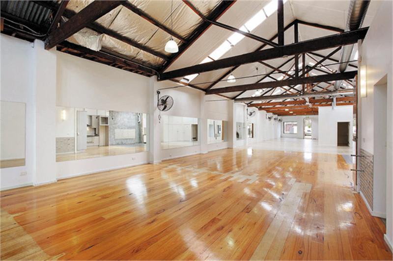 Click to view all images Carnegie VIC 3163 - Image 2