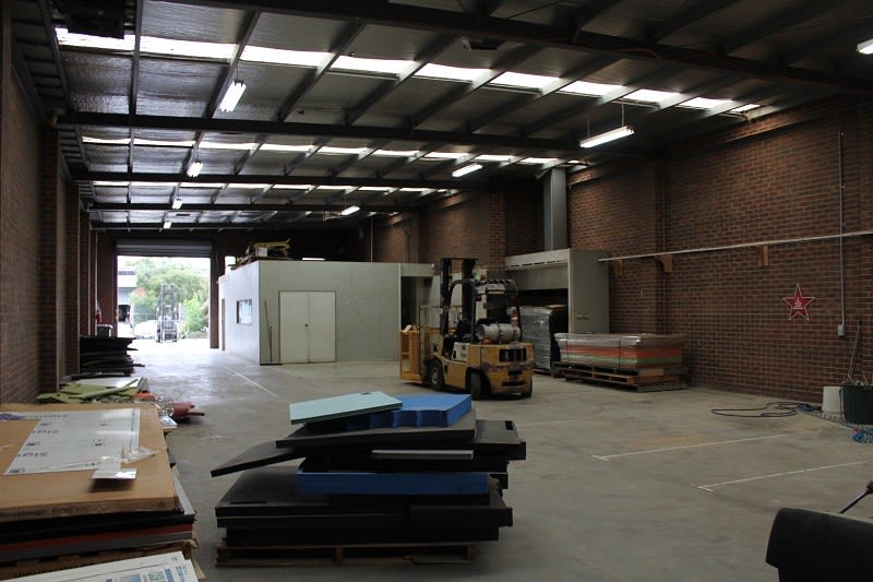 Click to view all images 4 Commercial Drive Thomastown VIC 3074 - Image 3