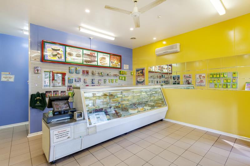 Click to view all images 172 Canterbury Road Heathmont VIC 3135 - Image 3