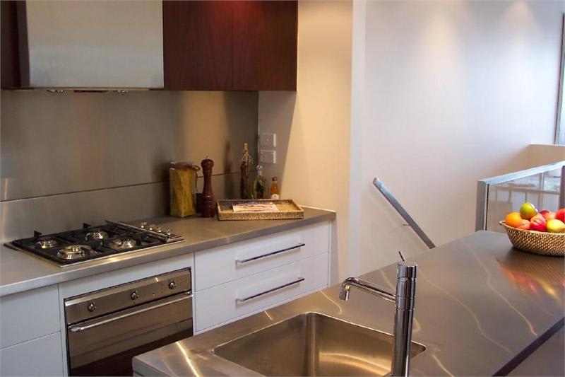 Click to view all images 68 Munster Terrace North Melbourne VIC 3051 - Image 2