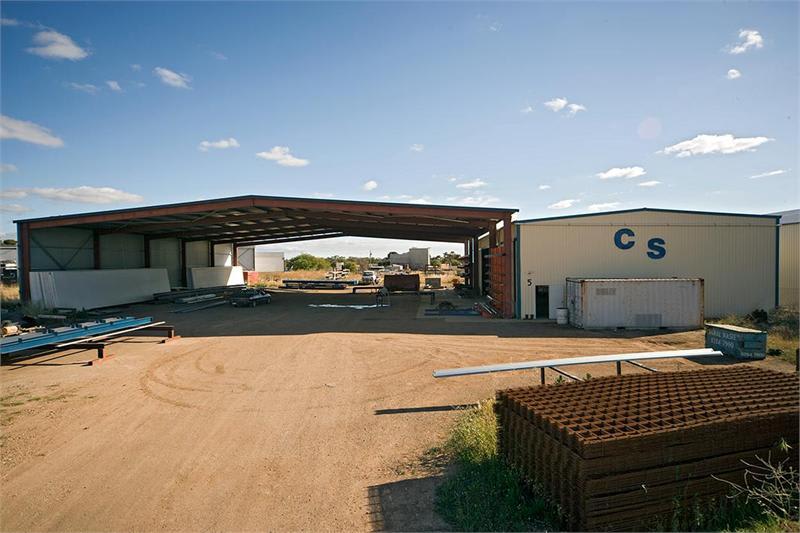 Click to view all images 5 Hartfoot Crescent Edinburgh North SA 5113 - Image 1