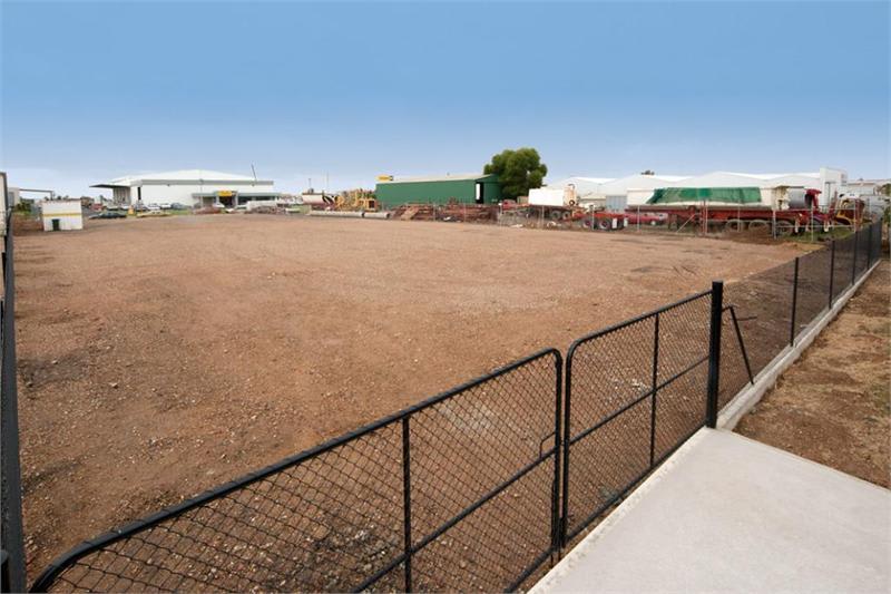 Click to view all images 29 Wing Street Wingfield SA 5013 - Image 1