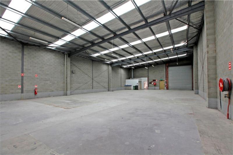 Click to view all images 17 Hercules Street Tullamarine VIC 3043 - Image 2