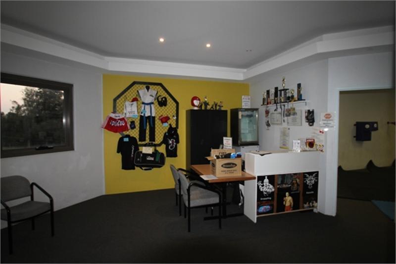 Click to view all images 17/4 Birmingham Avenue Villawood NSW 2163 - Image 3