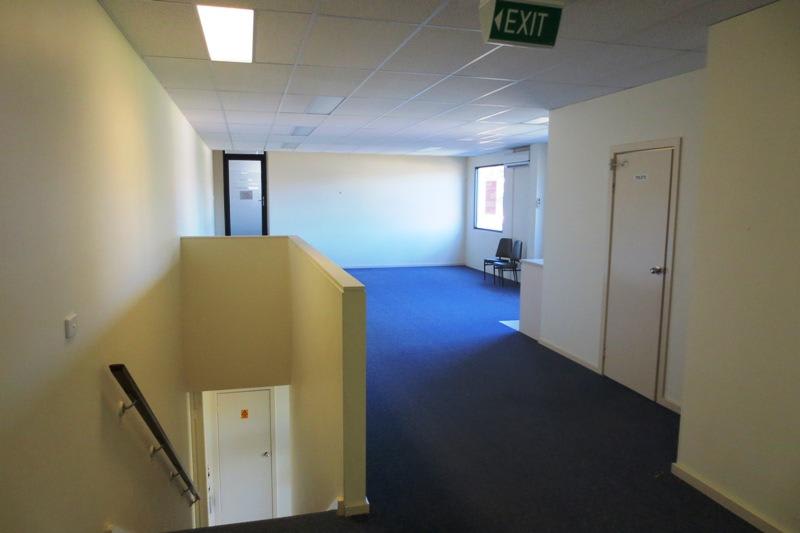 Click to view all images 218C Waterdale Road Ivanhoe VIC 3079 - Image 2
