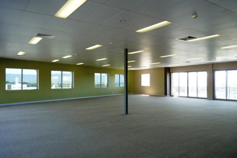 Click to view all images 5/6 Memorial Drive Shellharbour NSW 2529 - Image 1