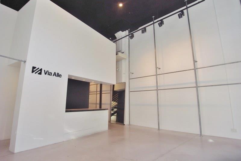 Click to view all images 285a Crown Street Surry Hills NSW 2010 - Image 3