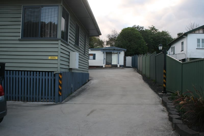 Click to view all images Petrie QLD 4502 - Image 1