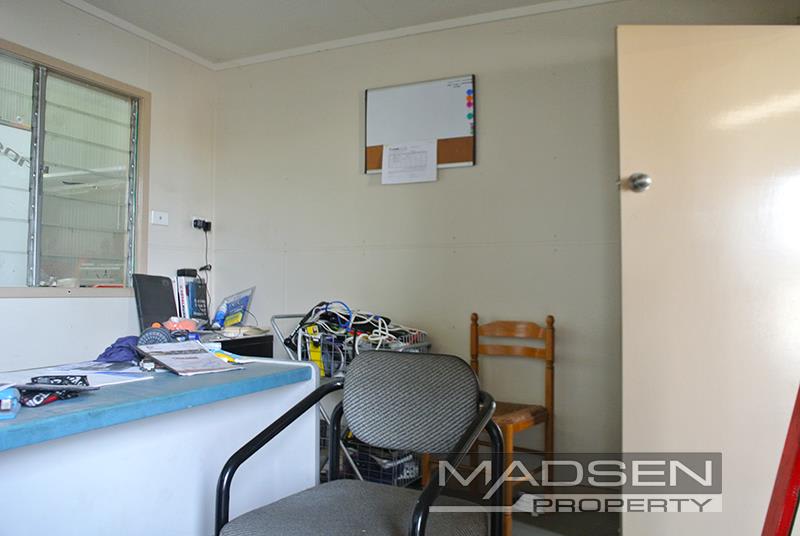 Click to view all images Rocklea QLD 4106 - Image 3