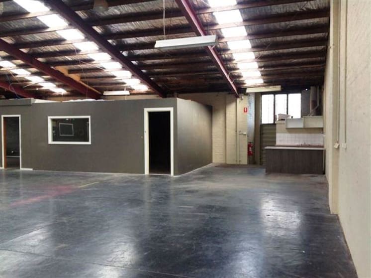 Click to view all images 26 Beatrice Avenue Heidelberg West VIC 3081 - Image 2