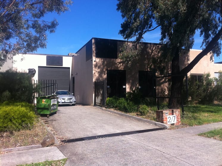 Click to view all images 2/7 Wigan Road Bayswater VIC 3153 - Image 1