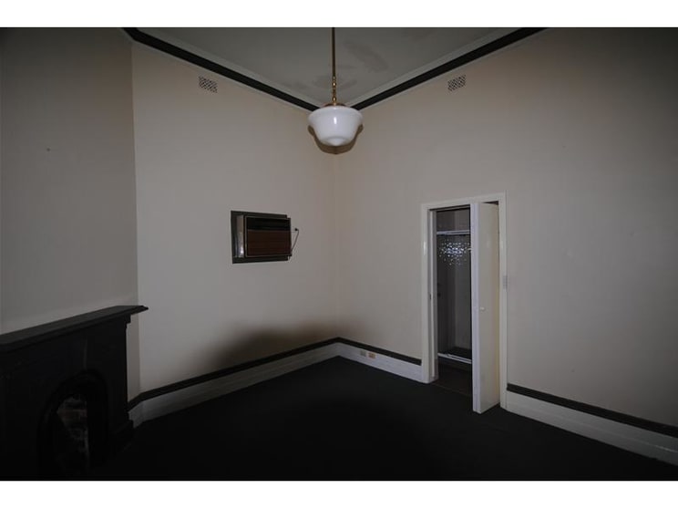 Click to view all images Suite 8, 255-261 St Vincent Street Port Adelaide SA 5015 - Image 3