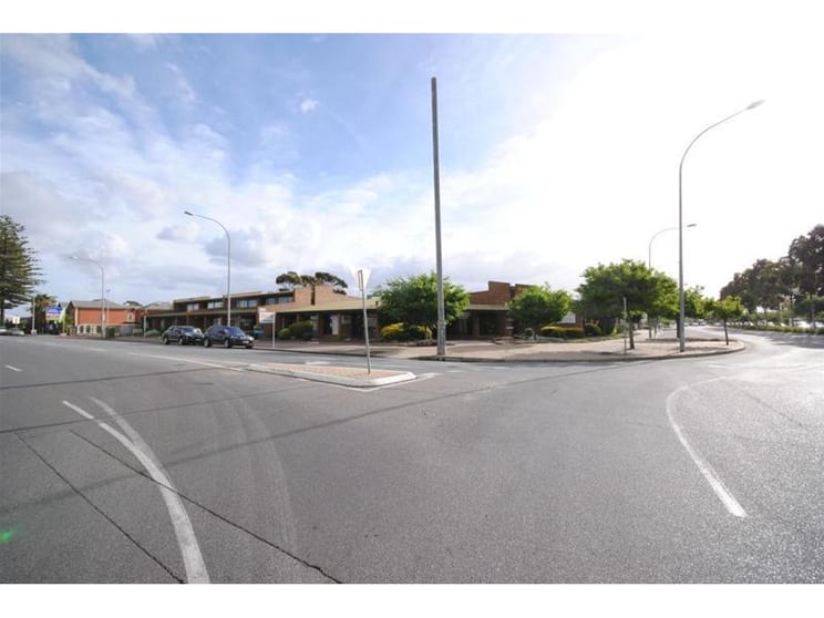 Click to view all images Unit 6, 601-603 Anzac Highway Glenelg North SA 5045 - Image 3