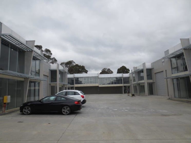 Click to view all images 2/62 Ramset Drive Chirnside Park VIC 3116 - Image 2
