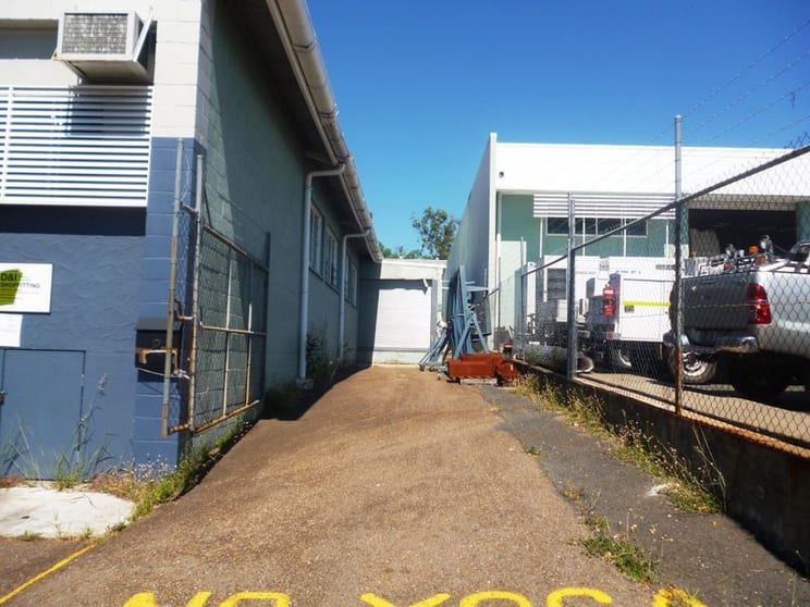 Click to view all images 2/8 Enterprise Street Salisbury QLD 4107 - Image 1