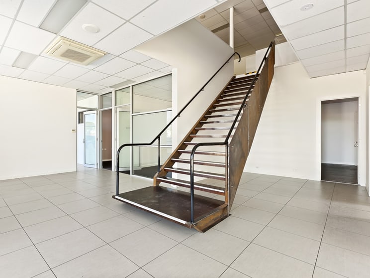 Click to view all images 3/640-680 Geelong Road Brooklyn VIC 3012 - Image 2