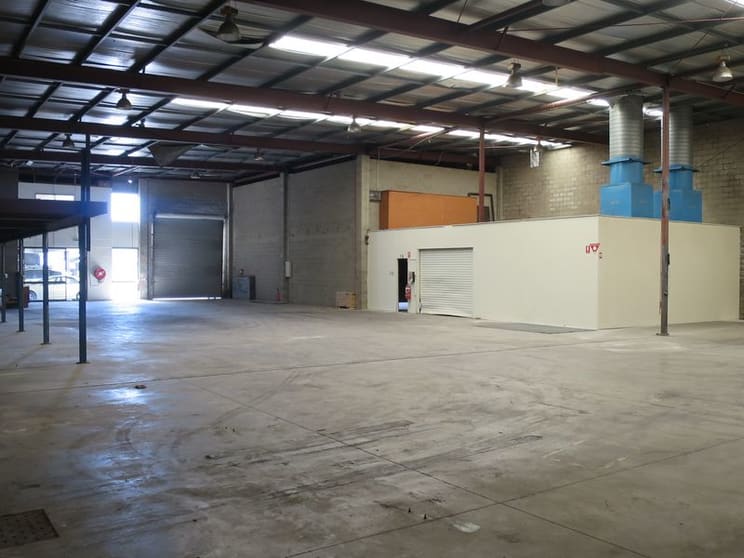 Click to view all images 2/3373 Pacific Highway Slacks Creek QLD 4127 - Image 2