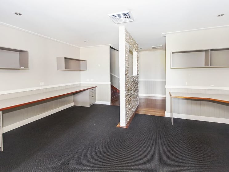 Click to view all images 4/67 Derelle Street Woolloongabba QLD 4102 - Image 1