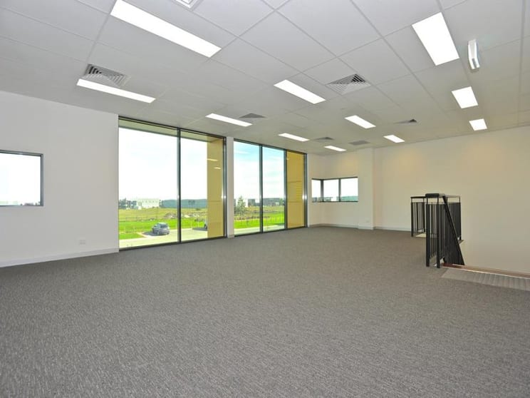 Click to view all images 4/2 Silkwood Rise Carrum Downs VIC 3201 - Image 3