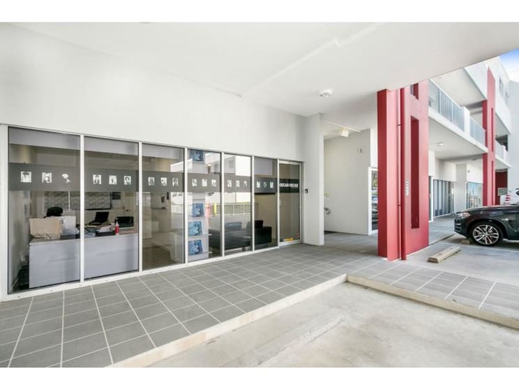 Click to view all images 5/79 West Burleigh Road Burleigh Heads QLD 4220 - Image 2