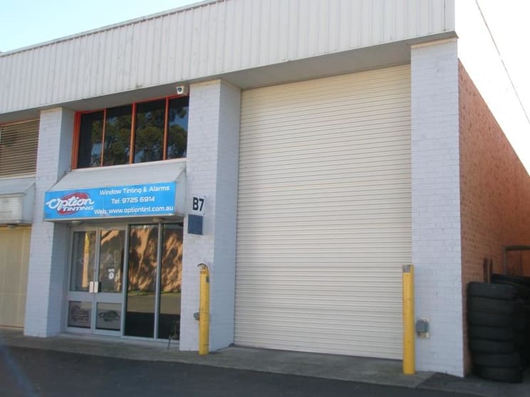 Click to view all images Fairfield NSW 2165 - Image 1