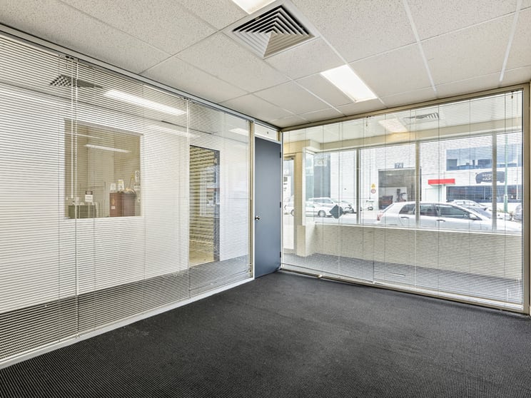 Click to view all images 75 Bakehouse Road Kensington VIC 3031 - Image 2