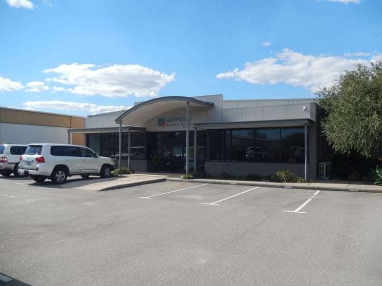 Click to view all images 1/8 Ballantyne Kewdale WA 6105 - Image 1