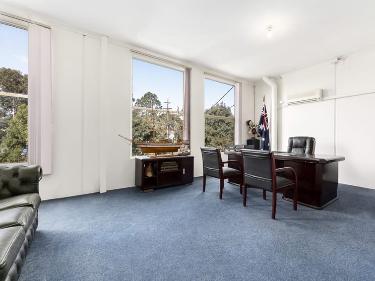 Click to view all images 554 Somerville Road Sunshine West VIC 3020 - Image 2