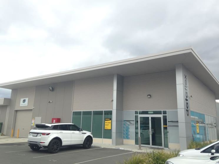 Click to view all images 2 Yallourn Street Fyshwick ACT 2609 - Image 2
