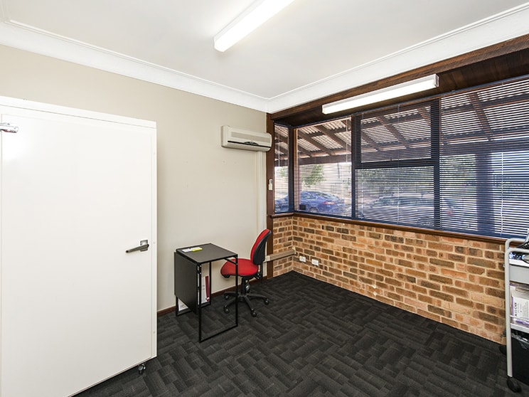 Click to view all images 234 Great Eastern Highway Ascot WA 6104 - Image 3