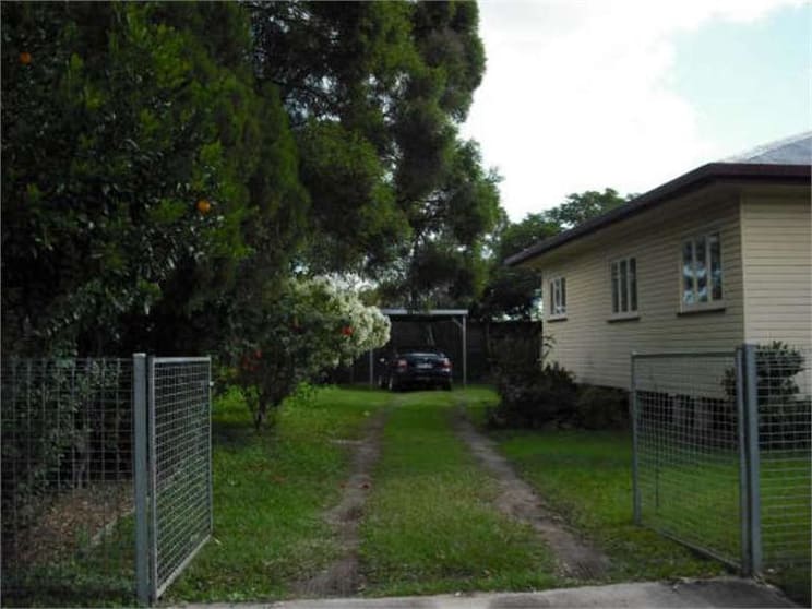 Click to view all images Lawnton QLD 4501 - Image 2