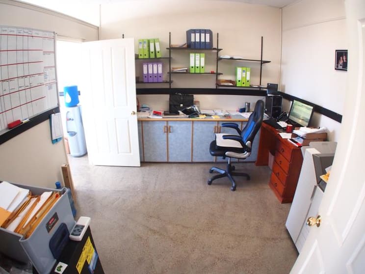 Click to view all images 187 Musgrave Street Berserker QLD 4701 - Image 3