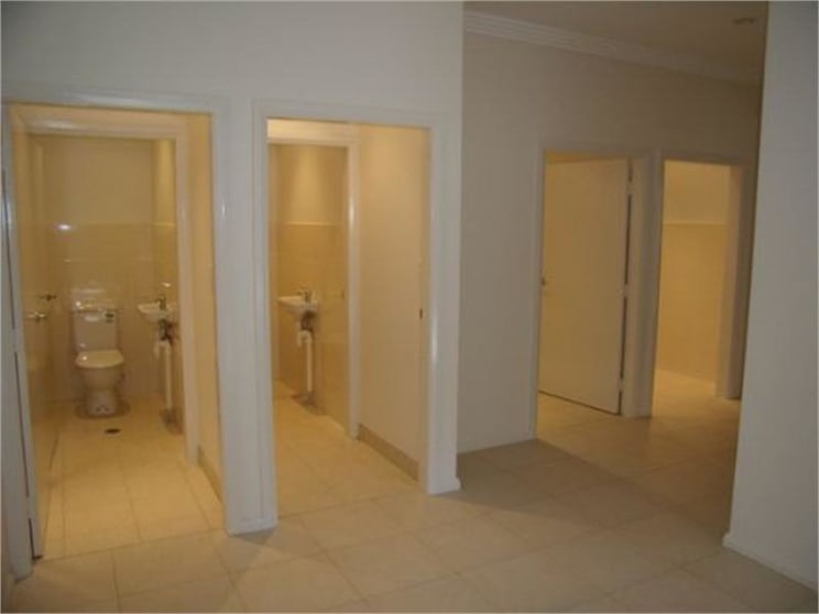 Click to view all images 2/94 Kiora Road Miranda NSW 2228 - Image 2