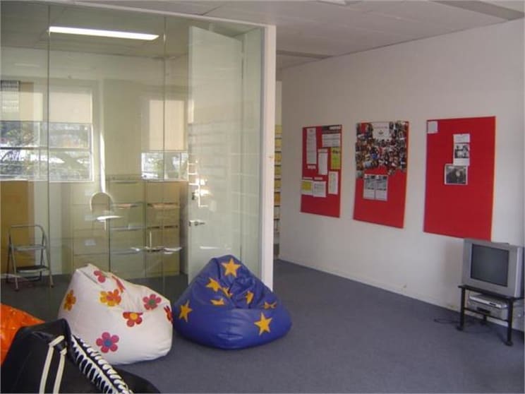 Click to view all images 316 Napier Street Fitzroy VIC 3065 - Image 2