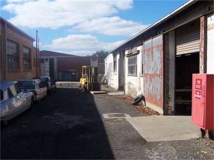 Click to view all images 148 Fulham Road Fairfield VIC 3078 - Image 3