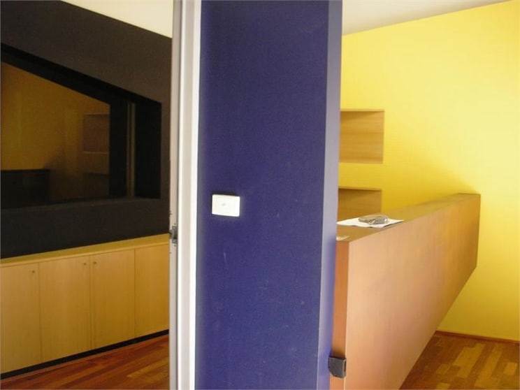 Click to view all images 114-118 Capel Street North Melbourne VIC 3051 - Image 2