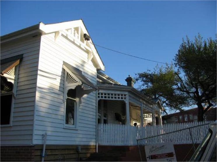 Click to view all images 3 Burgundy Street Heidelberg VIC 3084 - Image 1