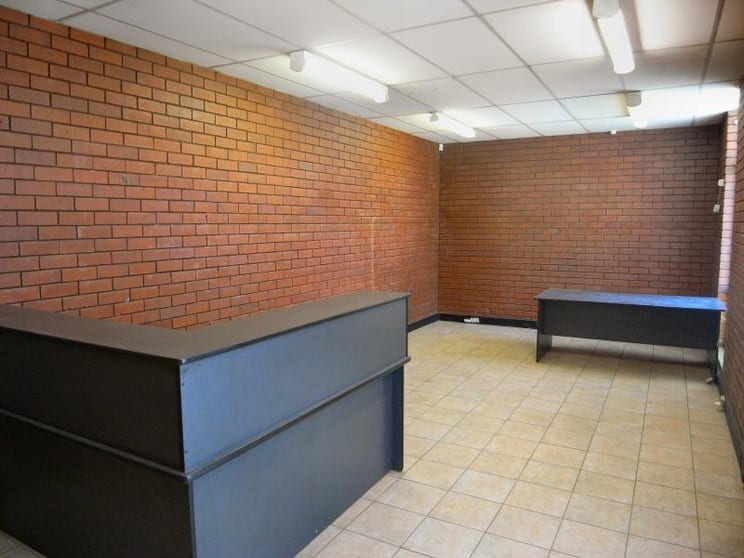 Click to view all images Unit 1/113 President Street Welshpool WA 6106 - Image 3