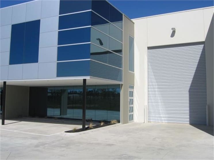 Click to view all images 4/5 Commercial Drive Lynbrook VIC 3975 - Image 1